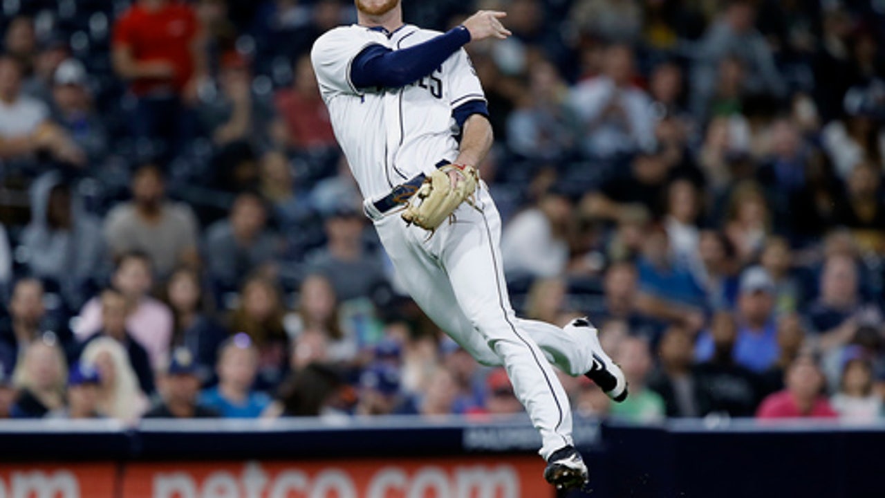 Richard, Cordero lead Padres past slumping Reds 6-2 (Jun 13, 2017)